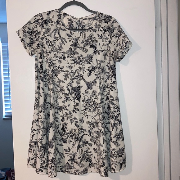 Perfect transition dress ✨ - Picture 1 of 6